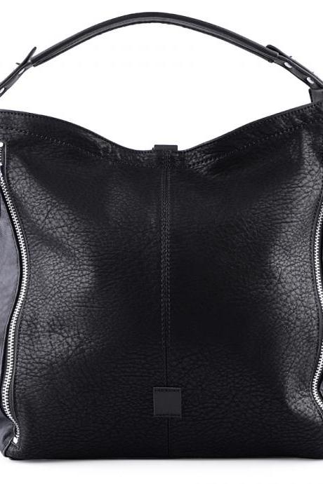 Black Leather Tote. Black Handbag. Black Purse. Leather Tote in Black. Leather Messenger Handbag. Laptop Bag. Fall-Winter 2015/2016 Handbags.